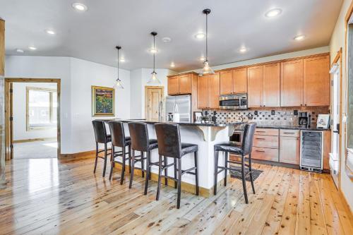 Downtown Frisco Home with Mtn View 11Mi to Ski Breck - image 9