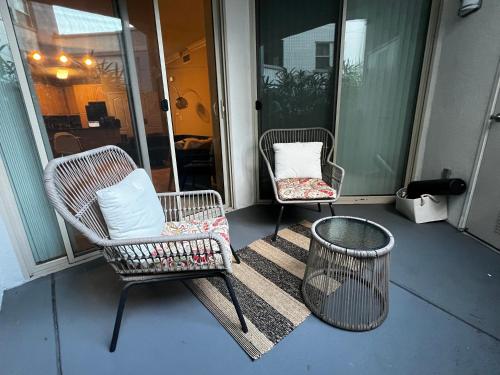 Spacious 1bdr in Mid-Wilshire KING bed Parking & Gym FREE, Los Angeles (foto 9)