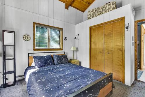Spacious Design Lodge In Woods - Bushkill-Poconos Spacious Design Lodge In Woods - Bushkill-Poconos