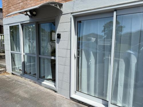 Cosy 2 bedroom unit in Howick close to bus and supermarket, Окленд (фото 8)