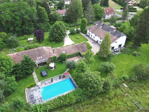 Gîte confort avec piscine, SPA, Wi-Fi et parking à 6 Rue du Pré de la Haie - FR-1-583-234 gîte à louer Neuvelle-lès-la-Charité