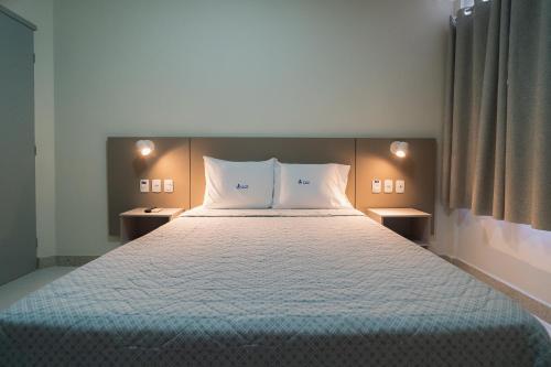 Standard Double Room image 7