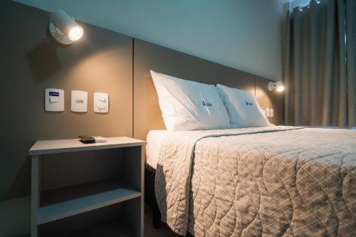 1 double bed, 2 twin beds