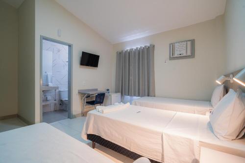 Executive Triple Room image 2