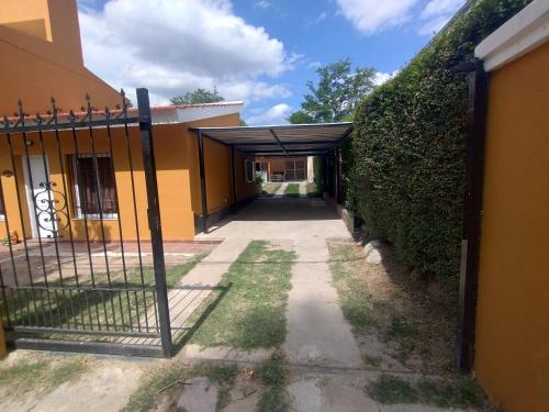 Alquiler de casa en Playas de Oro, Carlos Paz con pileta in Villa Independencia