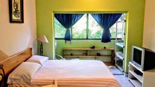 Nice studio with kitchenette and close to the boardwalk and the beach in La Paz, Mexico