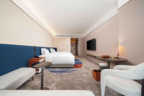 room detail thumbnail 1