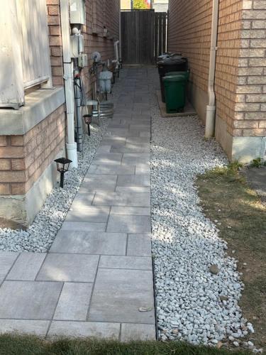 ทัศนียภาพภายนอกโรงแรม, Cozy Home away in Ajax 2 BR 1 bath 4 guests in อแจค