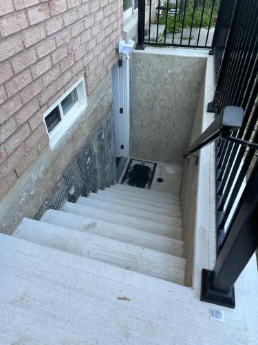 ทัศนียภาพภายนอกโรงแรม, Cozy Home away in Ajax 2 BR 1 bath 4 guests in อแจค