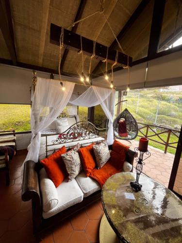 balkon/terras, Villa Nathalie, 2 bedrooms, jacuzzi, king size bed, hammock, FIREPLACE in Paute