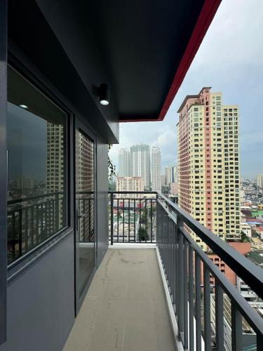 Prime End Sunset View Unit in Makati, Metro Manila