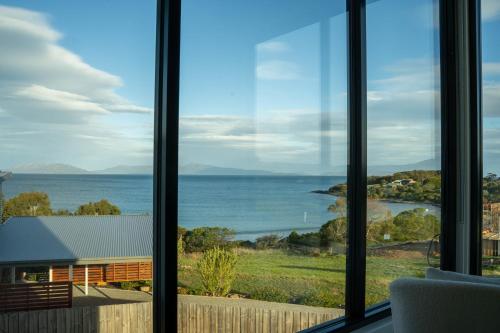 Kilátás, The White House ~ Your ultimate escape! in Swansea