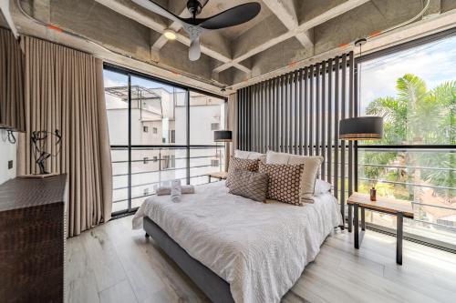 Epic Suites x Ahead near สนามบินนานาชาติมาเตกาญา