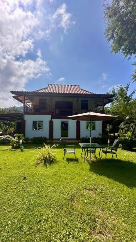 A szálláshely kívülről, Aforetime Village in Taling Ngam