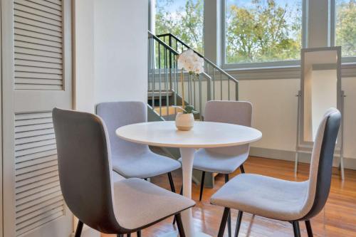 Bright and Modern Loft in Louisville # 208 in Louisville, USA