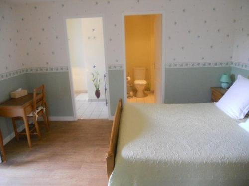 Chambre Double avec Petit Déjeuner dans Bâtisse Historique - FR-1-589-717 chambre d'hôte Moyenmoutier