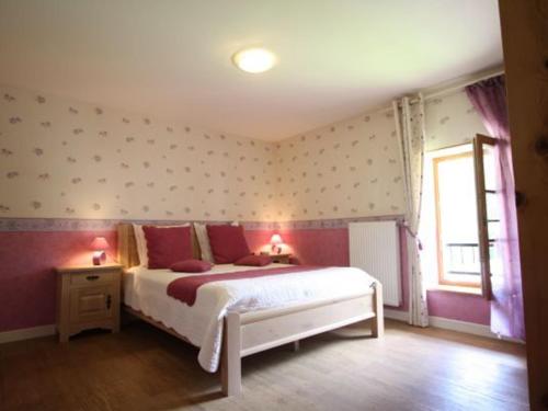 Chambre Violette dans bâtisse du 18e siècle au calme - FR-1-589-710 chambre d'hôte Moyenmoutier