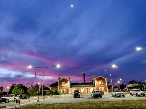 Pastoral Hotel Motel Echuca CBD in เอชูกา