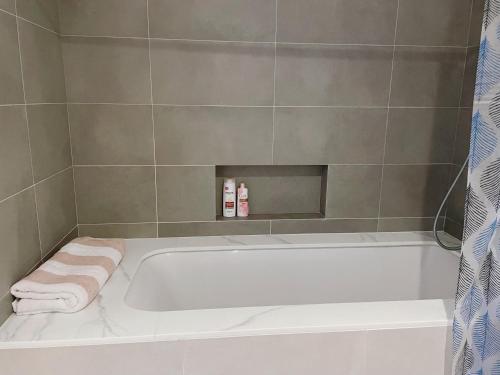 'Dubai Creek Horizon Tower2' 1-Bedroom, Dubai (photo 8)