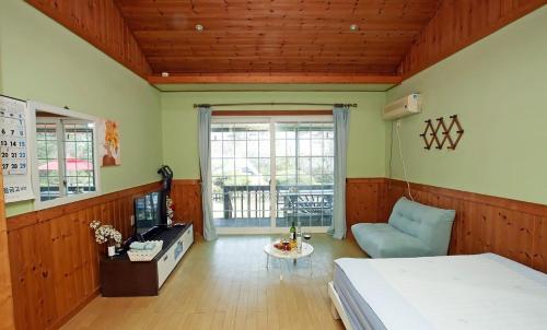 Sleeps 2
