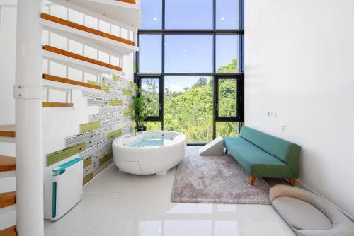 room detail thumbnail 0