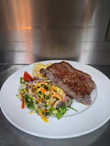 Pastoral Hotel Motel Echuca CBD in เอชูกา