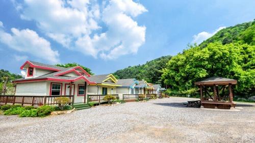Gapyeong Dalbit Jeongwon Gyegok Private Pension Pool