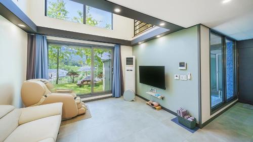 Chilgok Sky Star Kids Poolvilla - Photo 3 in Gumi-si, South Korea