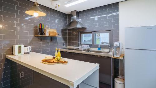 Chilgok Sky Star Kids Poolvilla - Photo 1 in Gumi-si, South Korea