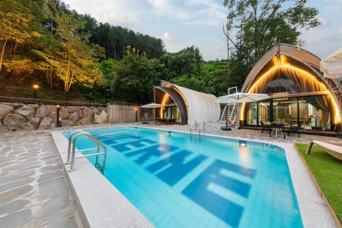 Gapyeong Ruchaerun Glamping
