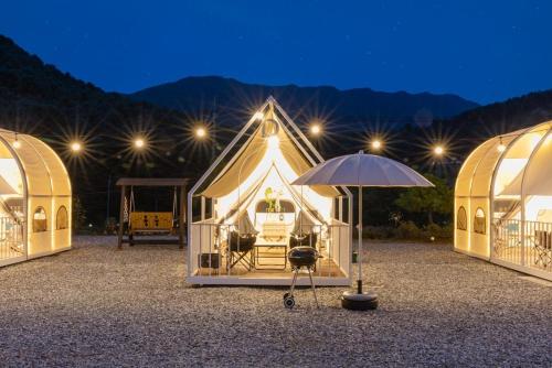 Hanok stay under the golden sky in Yangpyeong in Seojong-myeon