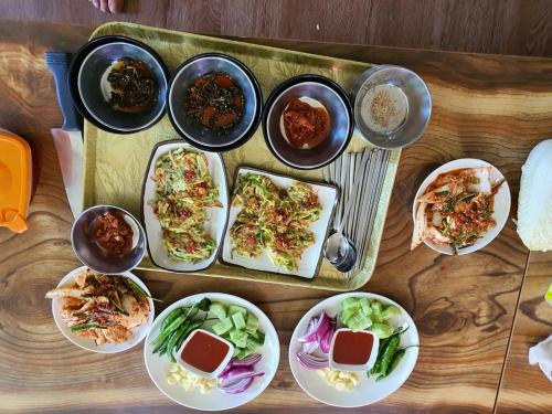 Hongcheon Yongho River Pension