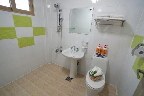 room detail thumbnail 2