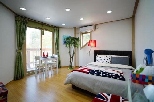 room detail thumbnail 0