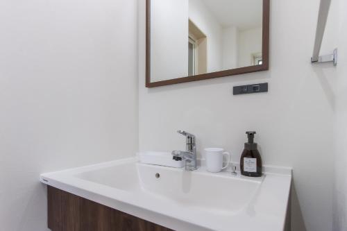 Classic Quadruple Room image 10