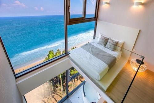 Gosung La Henne Pull Villa J in Jugwang-myeon