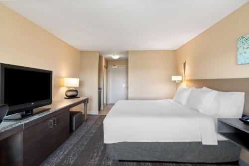 Hilton Garden Inn Fairfield - image 9