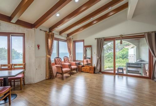 Taean Santorini Pension in Iwon myeon