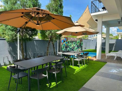 Private Pool Modern Holiday Home Mount Austin JB Private Pool Modern Holiday Home Mount Austin JB