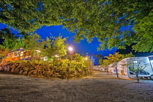 Muju camping Caravan