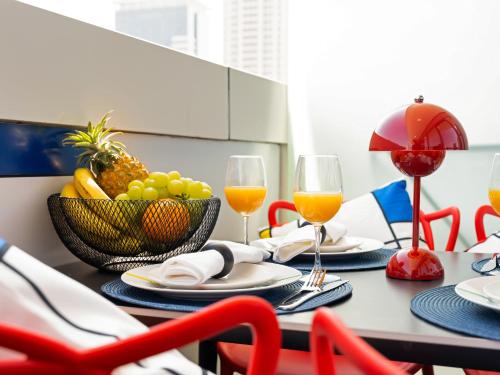 Modern High-Floor Apartment with Burj Khalifa View by Dejaview Stays - image 2