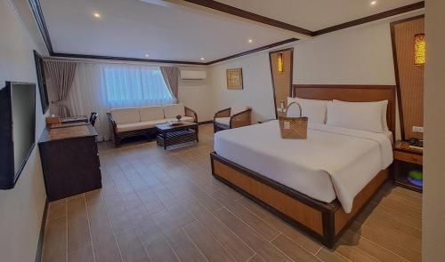 room detail thumbnail 1