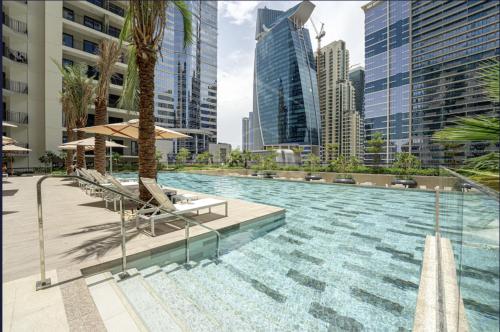 Modern High-Floor Apartment with Burj Khalifa View by Dejaview Stays, Dubaï (photo 6)