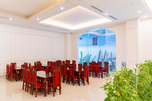 餐廳, 格蘭德希爾公寓&飯店 (GRAND HILL APARTMENT & HOTEL) in 海防