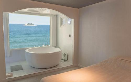 Sokcho Ocean 11 Spa Pension – photo 3