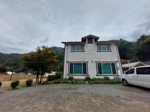 가평 잔디구장 펜션