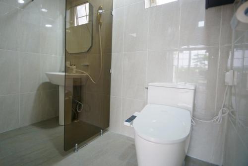 room detail thumbnail 2