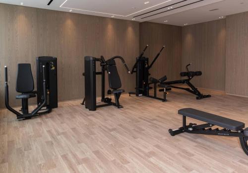 Elegant 1br Escape Jvc Pool & Balcony Access, Dubai (foto 8)