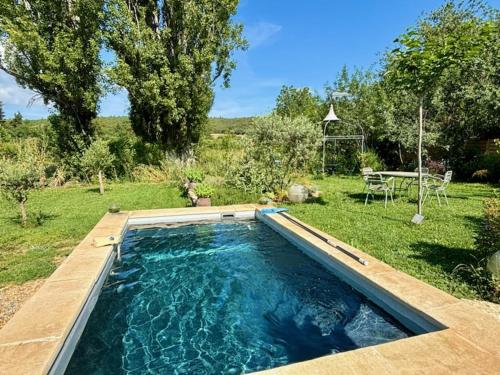 Maison de charme avec piscine in Simiane-la-Rotonde