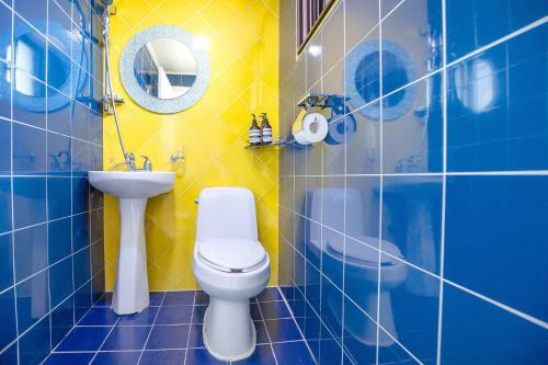 room detail thumbnail 2